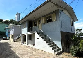 Foto 1 de Casa com 7 Quartos à venda, 148m² em Cruzeiro, Caxias do Sul