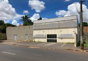 Foto 1 de Galpão/Depósito/Armazém para venda ou aluguel, 600m² em Daniel Fonseca, Uberlândia