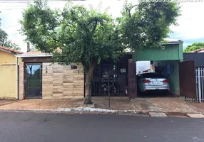 Foto 1 de Casa com 4 Quartos à venda, 180m² em Vila Madre Carmen, Santa Cruz do Rio Pardo