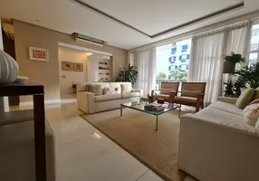 Foto 1 de Apartamento com 4 Quartos à venda, 175m² em Lagoa, Rio de Janeiro