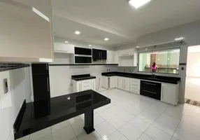 Foto 1 de Casa com 3 Quartos à venda, 180m² em Custódio Pereira, Uberlândia