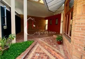 Foto 1 de Sobrado com 3 Quartos à venda, 361m² em Jardim Samambaia, Jundiaí