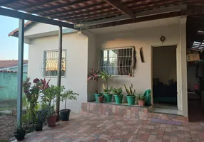 Foto 1 de Casa com 2 Quartos à venda, 52m² em São Pedro, Esmeraldas