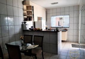 Casa na Rua Hildebrando de Calegari Cenci, 100, Jardim Sao Marcos em  Sorocaba, por R$ 230.000 - Viva Real