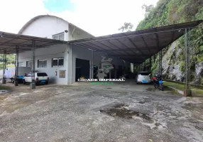 Foto 1 de Galpão/Depósito/Armazém com 1 Quarto à venda, 1200m² em Quarteirão Ingelhein, Petrópolis