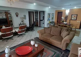 Foto 1 de Apartamento com 3 Quartos à venda, 220m² em Lagoa Nova, Natal