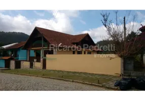 Foto 1 de Casa de Condomínio com 3 Quartos à venda, 330m² em Vila Guarani, Nova Friburgo
