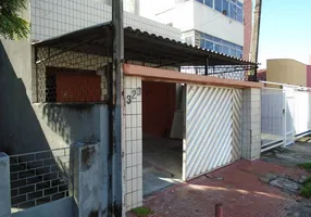 Foto 1 de Casa com 3 Quartos para alugar, 165m² em Fátima, Fortaleza