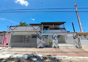 Foto 1 de Casa com 7 Quartos à venda, 240m² em Candelária, Natal