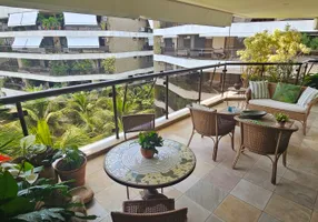 Foto 1 de Apartamento com 4 Quartos para alugar, 246m² em Lagoa, Rio de Janeiro