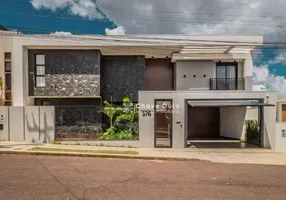 Foto 1 de Sobrado com 3 Quartos à venda, 236m² em Neva, Cascavel