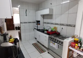 Foto 1 de Casa de Condomínio com 3 Quartos à venda, 51m² em Guarani, Colombo