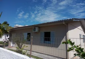 Foto 1 de Casa com 4 Quartos à venda, 140m² em Coloninha, Araranguá