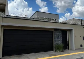 Foto 1 de Casa com 3 Quartos à venda, 325m² em Residencial Vereda dos Buritis, Goiânia