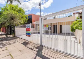 Foto 1 de Casa com 4 Quartos para alugar, 228m² em Jardim Lindóia, Porto Alegre