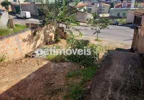 Foto 1 de Casa com 2 Quartos à venda, 48m² em Diamante, Belo Horizonte