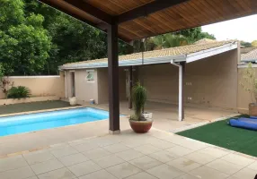Foto 1 de Casa com 3 Quartos para alugar, 375m² em Jardim Siriema, Atibaia
