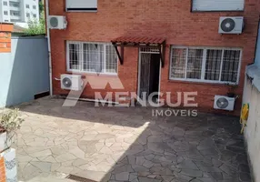 Foto 1 de Casa com 4 Quartos à venda, 179m² em Jardim Floresta, Porto Alegre