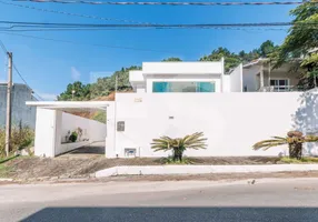 Foto 1 de Casa com 4 Quartos à venda, 437m² em Praia dos Amores, Balneário Camboriú