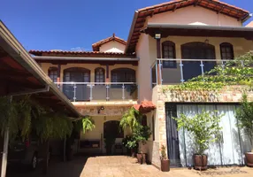 Foto 1 de Casa com 6 Quartos à venda, 185m² em São Geraldo, Belo Horizonte