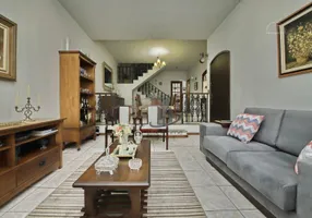 Foto 1 de Casa com 3 Quartos à venda, 219m² em Jardim Amália, Volta Redonda