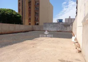 Foto 1 de Lote/Terreno à venda, 701m² em Martins, Uberlândia