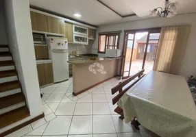 Foto 1 de Casa com 3 Quartos à venda, 155m² em Espiríto Santo, Porto Alegre