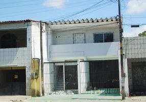 Foto 1 de Apartamento com 2 Quartos para alugar, 70m² em Henrique Jorge, Fortaleza