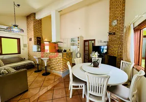 Foto 1 de Casa com 2 Quartos para alugar, 120m² em Bombas, Bombinhas