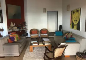 Foto 1 de Casa de Condomínio com 4 Quartos à venda, 350m² em Pituaçu, Salvador