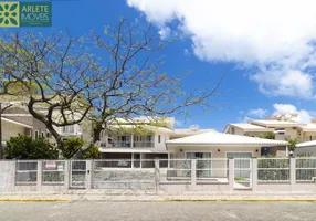 Foto 1 de Casa com 3 Quartos para alugar, 100m² em Centro, Bombinhas