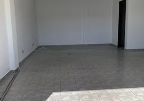 Foto 1 de Ponto Comercial para alugar, 35m² em Boa Vista, Curitiba