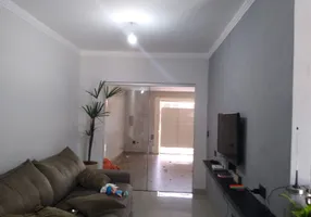 Foto 1 de Casa com 3 Quartos à venda, 120m² em Jardim São Conrado, Campo Grande