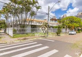 Foto 1 de Casa com 4 Quartos à venda, 390m² em Jardim Lindóia, Porto Alegre