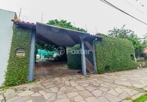 Foto 1 de Sobrado com 5 Quartos à venda, 400m² em Guarujá, Porto Alegre