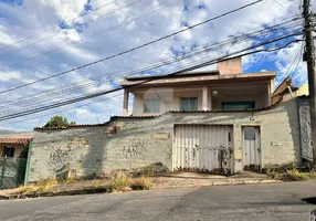 Foto 1 de Casa com 5 Quartos à venda, 175m² em Santa Maria, Contagem