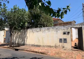 Foto 1 de Casa com 2 Quartos à venda, 405m² em Centro, Araraquara