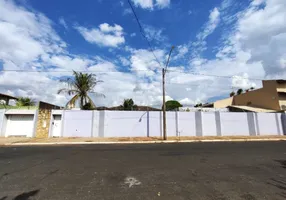 Foto 1 de Casa com 8 Quartos à venda, 709m² em Vila Harmonia, Araraquara