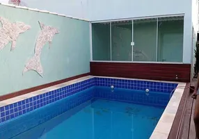 Foto 1 de Casa com 3 Quartos à venda, 175m² em Embaré, Santos