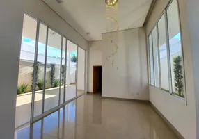 Foto 1 de Casa com 3 Quartos para alugar, 211m² em Jardim Botânico, Uberlândia