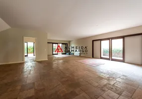 Foto 1 de Casa com 4 Quartos à venda, 400m² em Alto de Pinheiros, São Paulo