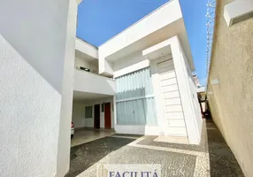 Foto 1 de Casa com 3 Quartos para alugar, 320m² em Setor Bela Vista, Goiânia