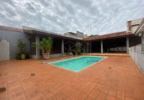 Foto 1 de Casa com 4 Quartos para venda ou aluguel, 320m² em Jardim Itamarati, Jaú