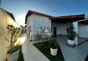 Foto 1 de Casa com 3 Quartos à venda, 300m² em Santa Mônica, Uberlândia