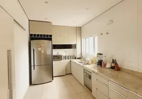 Foto 1 de Casa com 3 Quartos à venda, 290m² em Capoeiras, Florianópolis