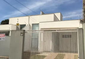 Foto 1 de Casa com 3 Quartos à venda, 120m² em California, Londrina