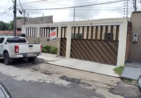 Foto 1 de Casa com 4 Quartos para venda ou aluguel, 168m² em Flores, Manaus