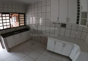 Foto 1 de Casa com 2 Quartos para alugar, 120m² em Jardim Caparroz, São José do Rio Preto