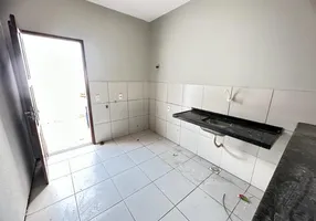 Foto 1 de Casa com 2 Quartos para alugar, 65m² em Jardim Iracema, Fortaleza