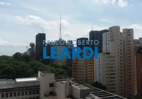 Foto 1 de Apartamento com 3 Quartos para alugar, 240m² em Jardim América, São Paulo